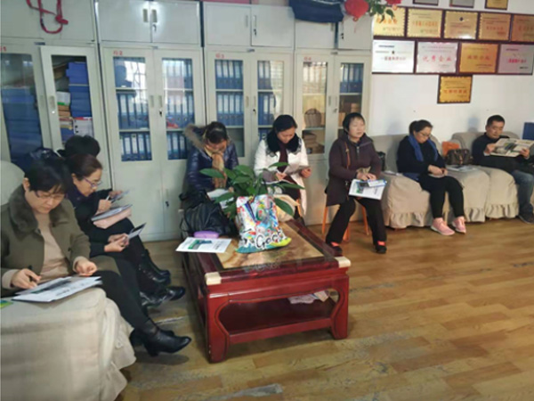 安陽林源物業(yè)管理有限責任公司組織開展“建設(shè)好家園、學(xué)雷鋒我行動”活動